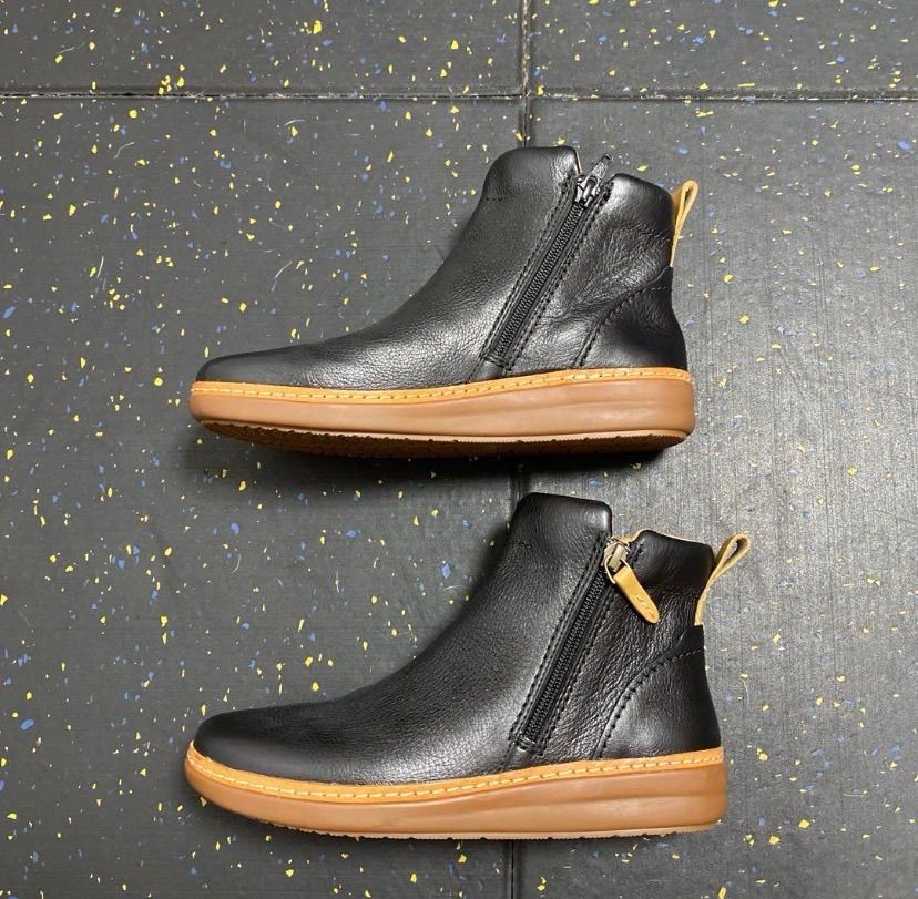 ♥品 クラークス レディース サイドジップレザーショートブーツ 黒 23㎝