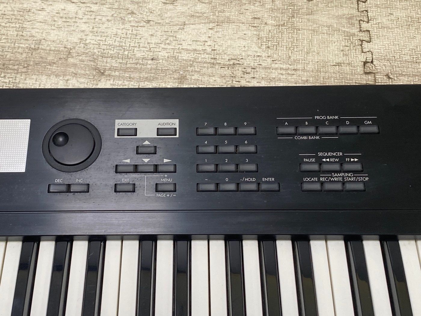 KORG TR76 デジタルシンセサイザー ワークステーション KORG