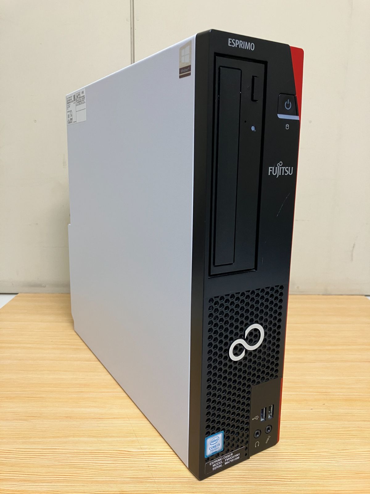 ジャンク品】FUJITSUデスクトップパソコンESPRIMO D556/R(FMVD27001）