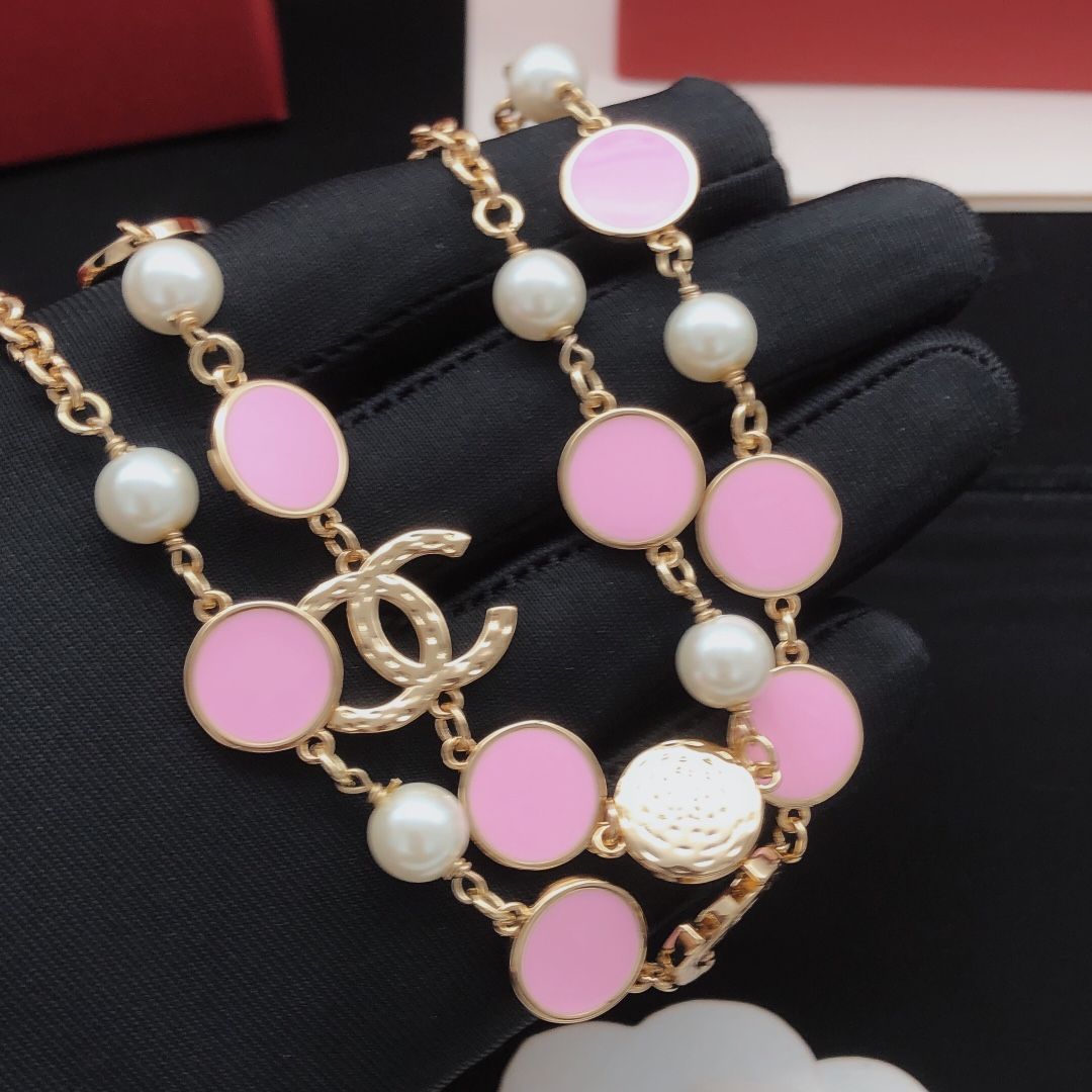 CHANEL】シャネル 直営新作 ソフトピンク シルエット ネックレス R2815 