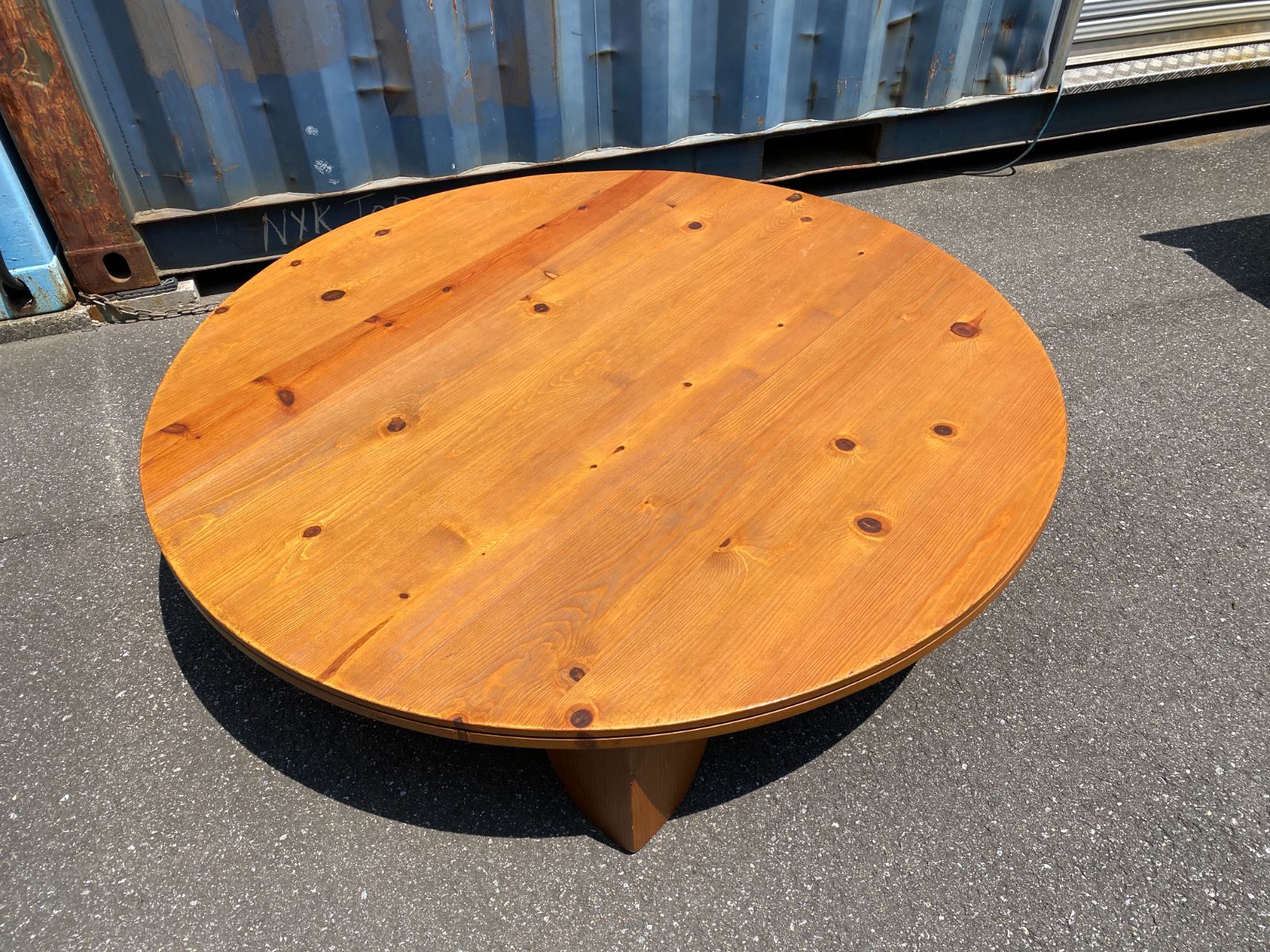 ACTUS アクタス　f1テーブル ACTUS(アクタス)で取り扱われていたF1テーブルです。木目や節など