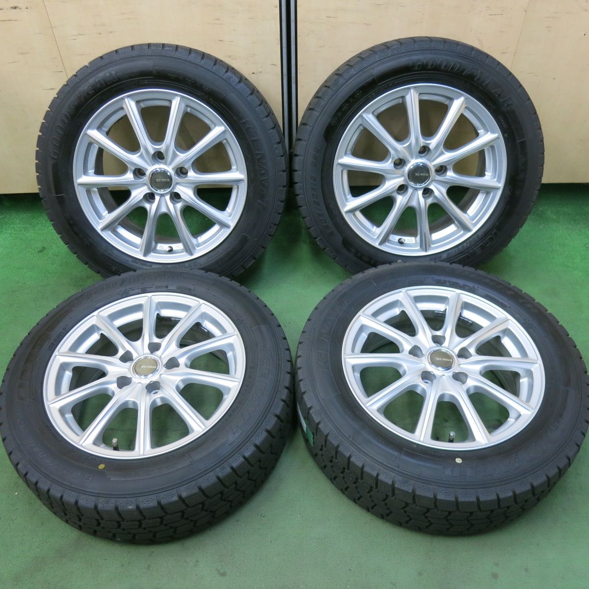 バリ溝 22年 キレイ ほぼ10分 スタッドレス 205 60R16 グッドイヤー アイスナビ7 ECO FORME エコフォルム 16インチ PCD114.3 5H 5091103SKス