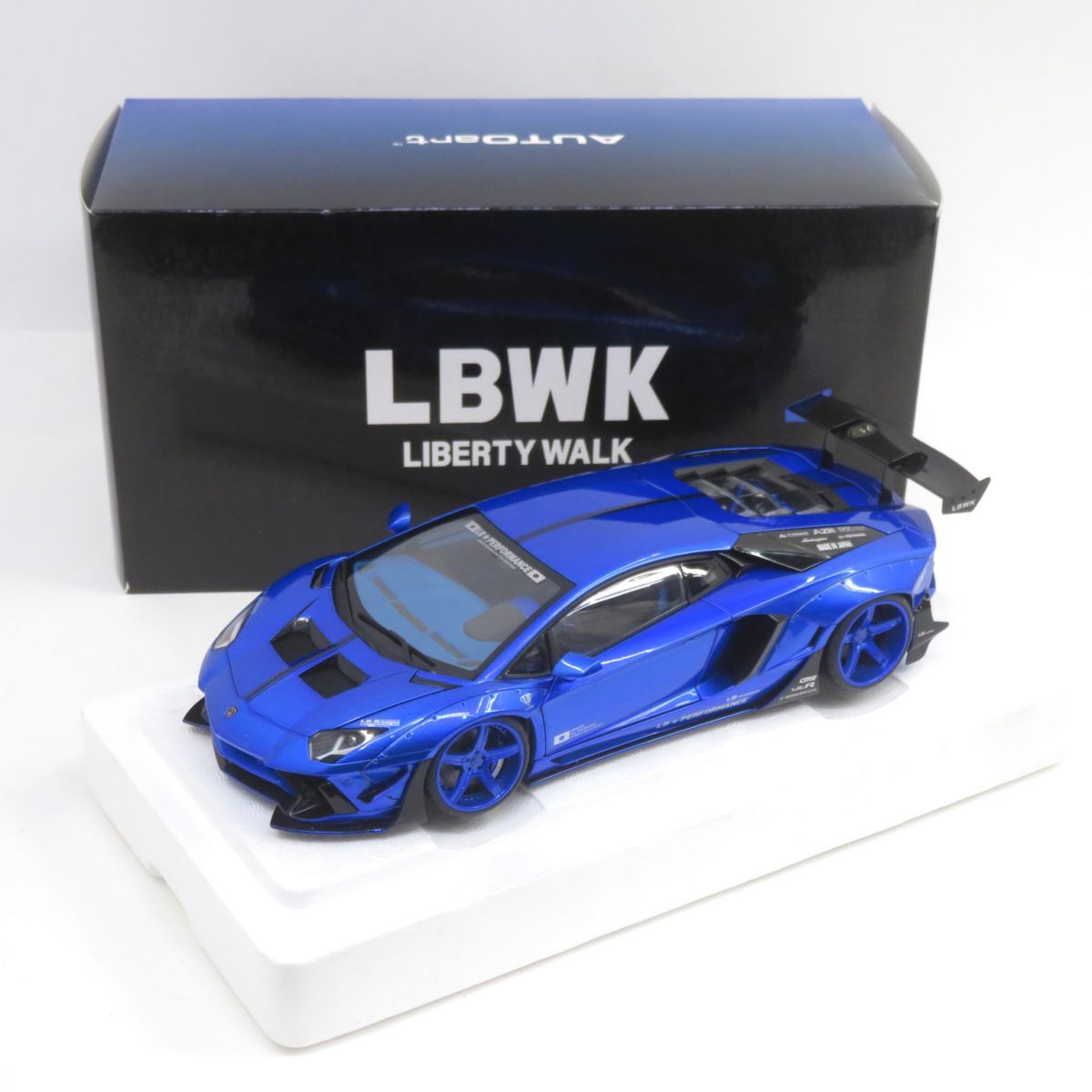 オートアート 1|18 リバティーウォーク LB-WORKS ランボルギーニ アヴェンタドール リミテッドエディション ミニカー