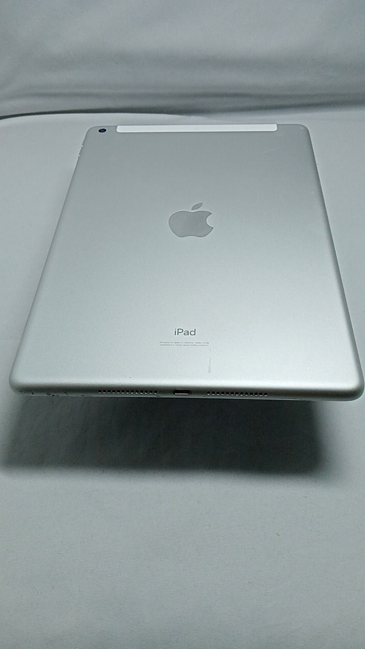 動作確認済！ iPad(第7世代） A2198 32GB 本体 シルバー SIMフリー