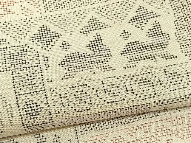 平和屋着物○本場大島紬 白大島 動物花絵皿文 正絹 逸品 BAAT3199hv  