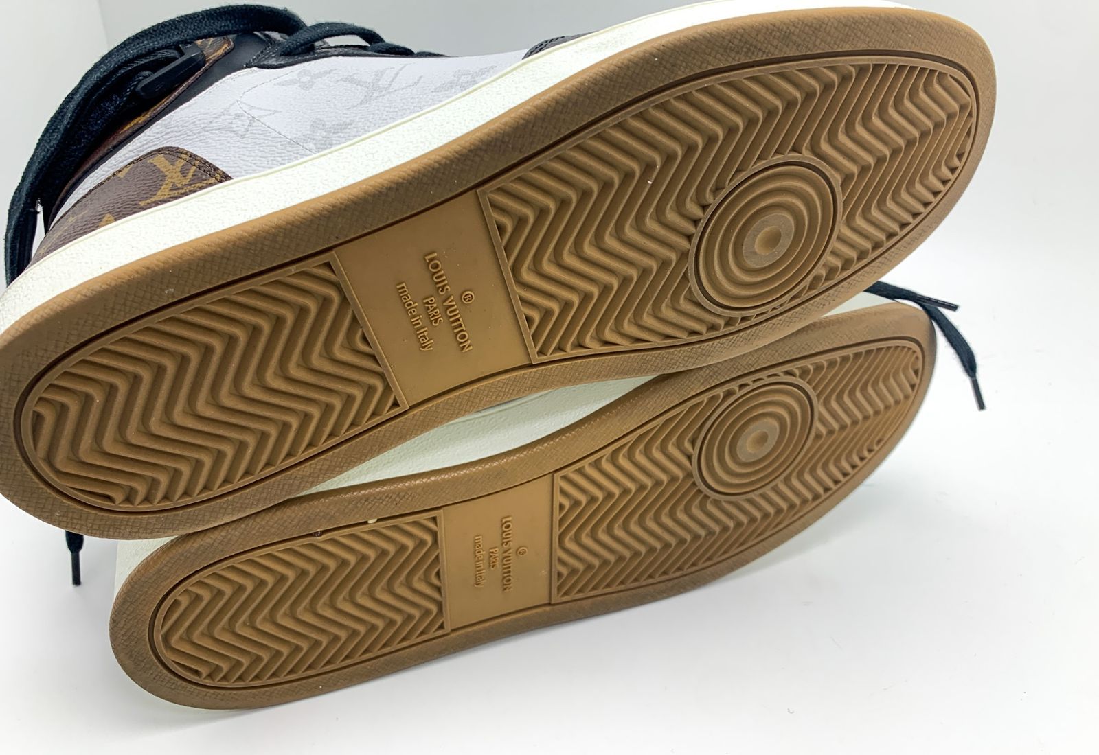 LOUIS VUITTON ルイヴィトン 1A44VS リヴォリライン ハイカット