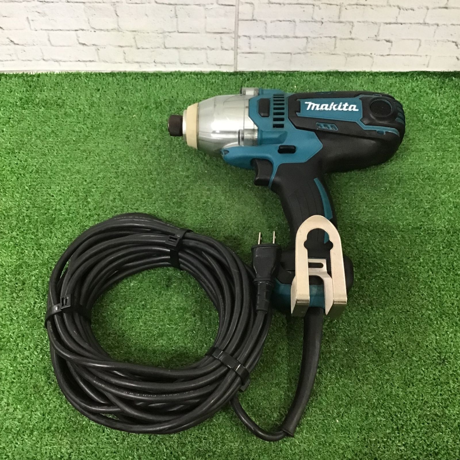 ☆マキタ(makita) インパクトドライバ TD0220【町田店】 電動 ☆マキタ(makita) インパクトドライバ TD0220【町田店】 電動