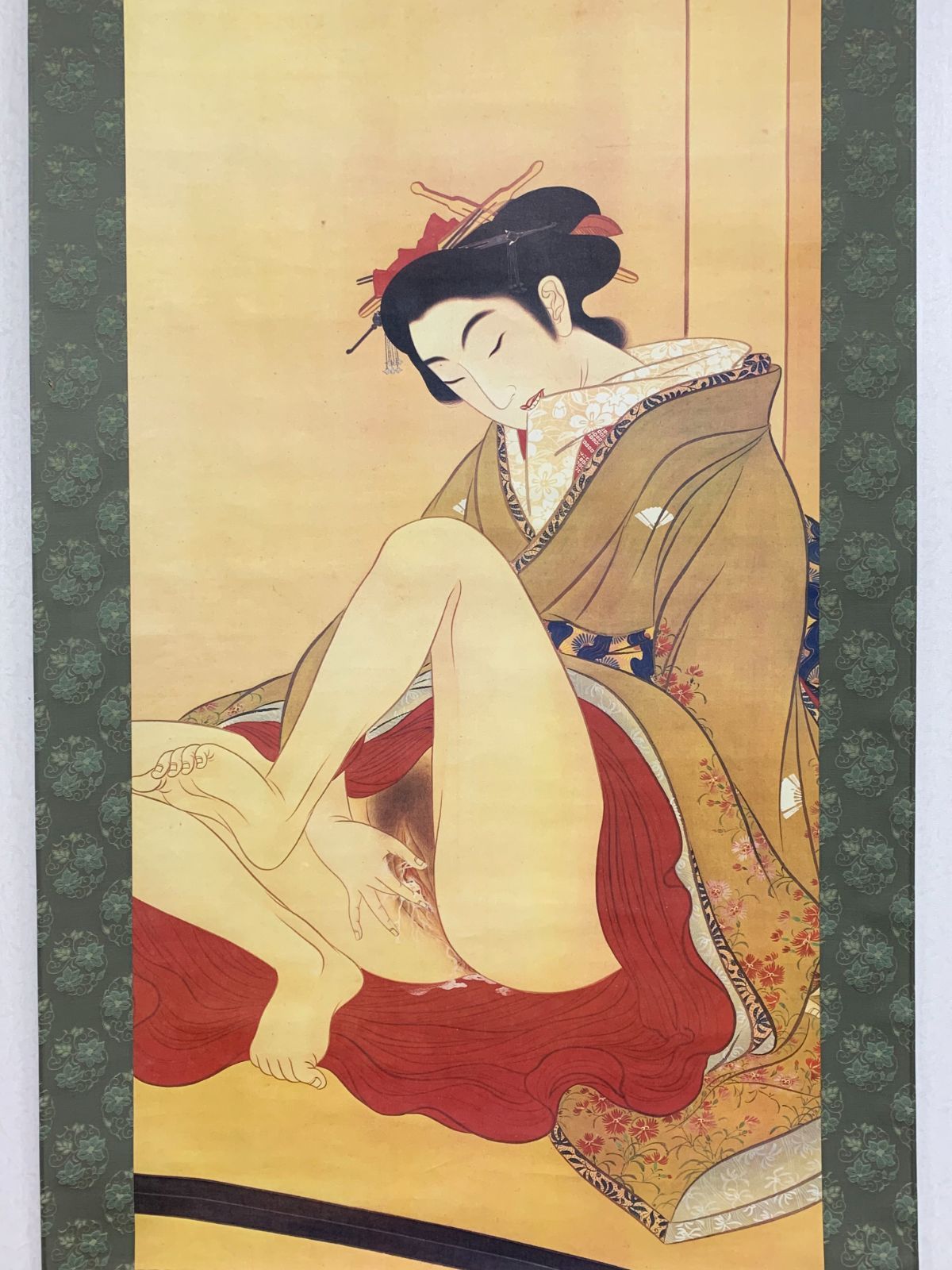 掛け軸 36 伝 葛飾北斎 春草図 人物図 工芸 浮世絵 春画 あぶな絵 茶掛 掛軸 古美術 骨董 お げ まとめてお取引