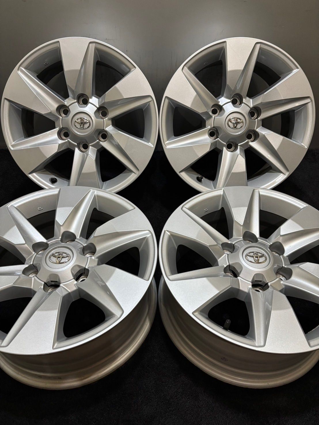 トヨタ120系ランクルプラド純正ホイール17×7.5J 6H インセット30