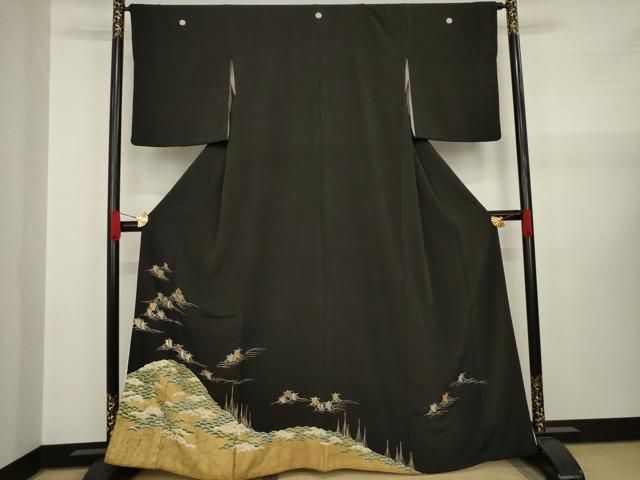 美品　逸品　正絹　着物　黒留袖　袷 大彦 落款 草花 刺繍 五つ紋 159 a1078-5_1.jpg