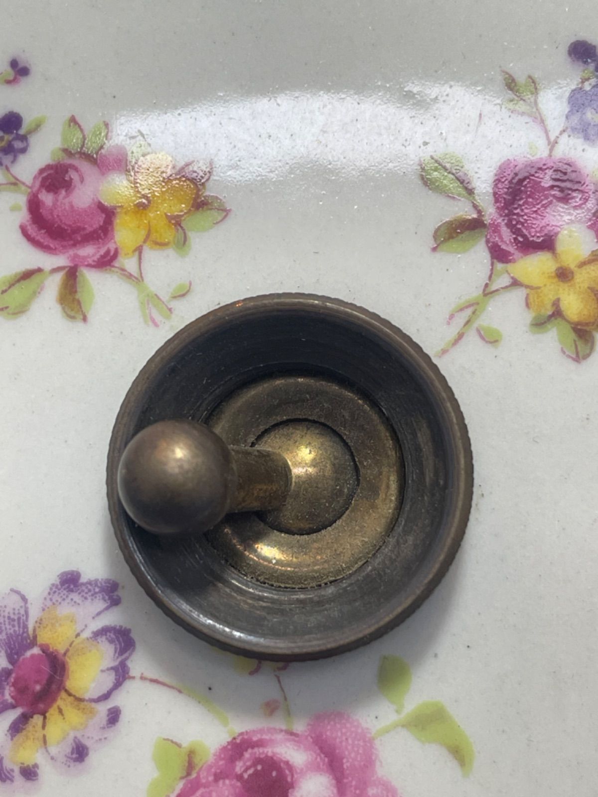 アンティーク 陶器製スイッチカバー 真鍮製トグルスイッチ イギリス製