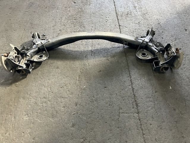 スイフト ZD83S リアアクスルビーム XRリミテッド カメラパッケージ 4WD 46500-52RG1 ZWP