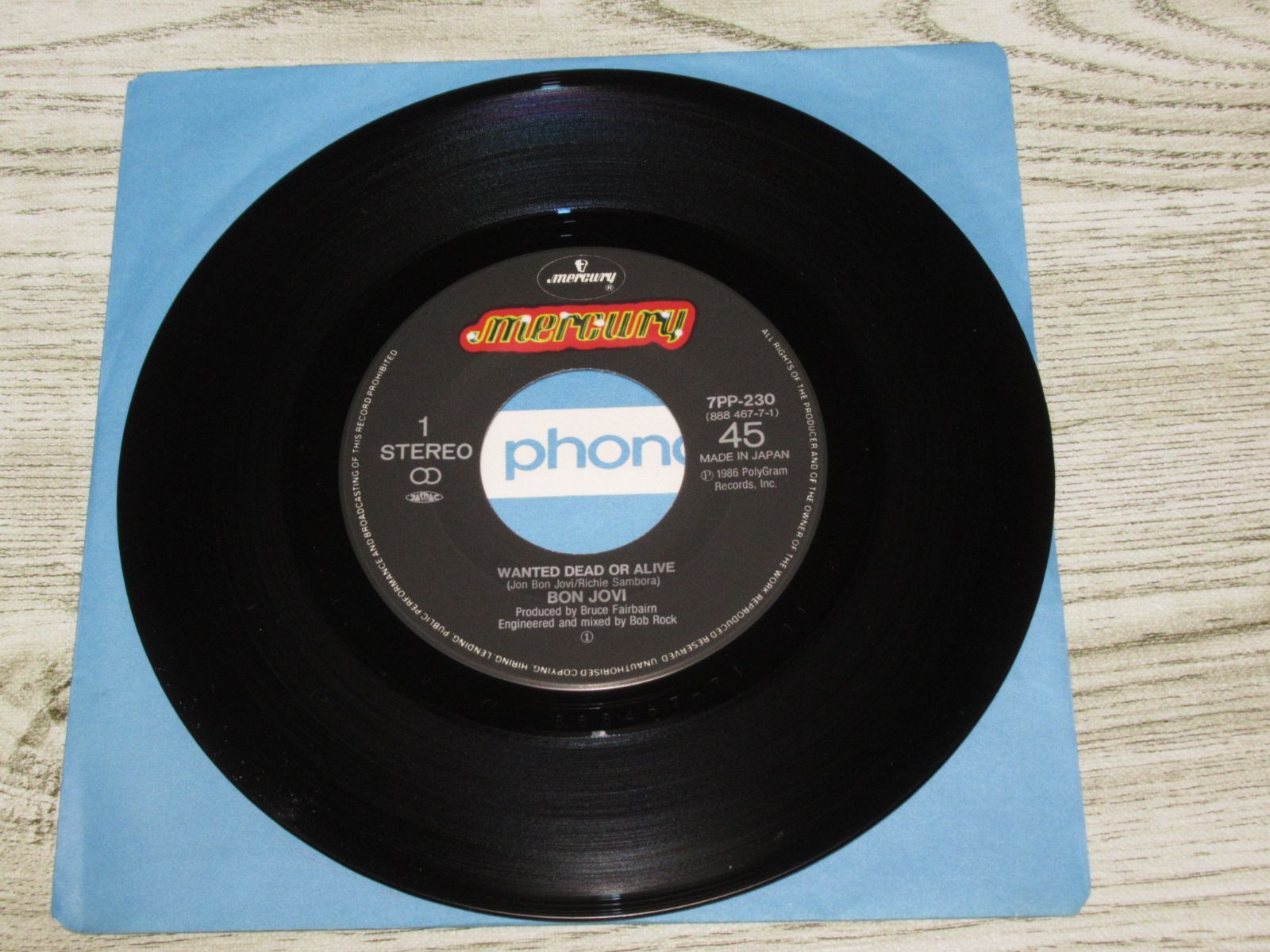 シングルレコード　ボン・ジョヴィ　ウォンテッド・デッド・オア・アライヴ　7PP-230　BON JOVI