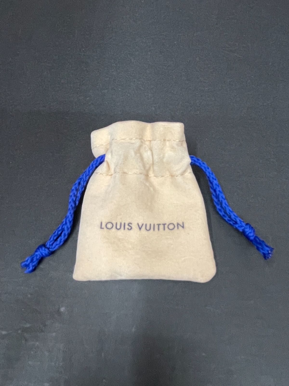 LOUIS VUITTON ルイヴィトン ヴィトン イヤカフ モノグラム パール M01503 アクセサリー