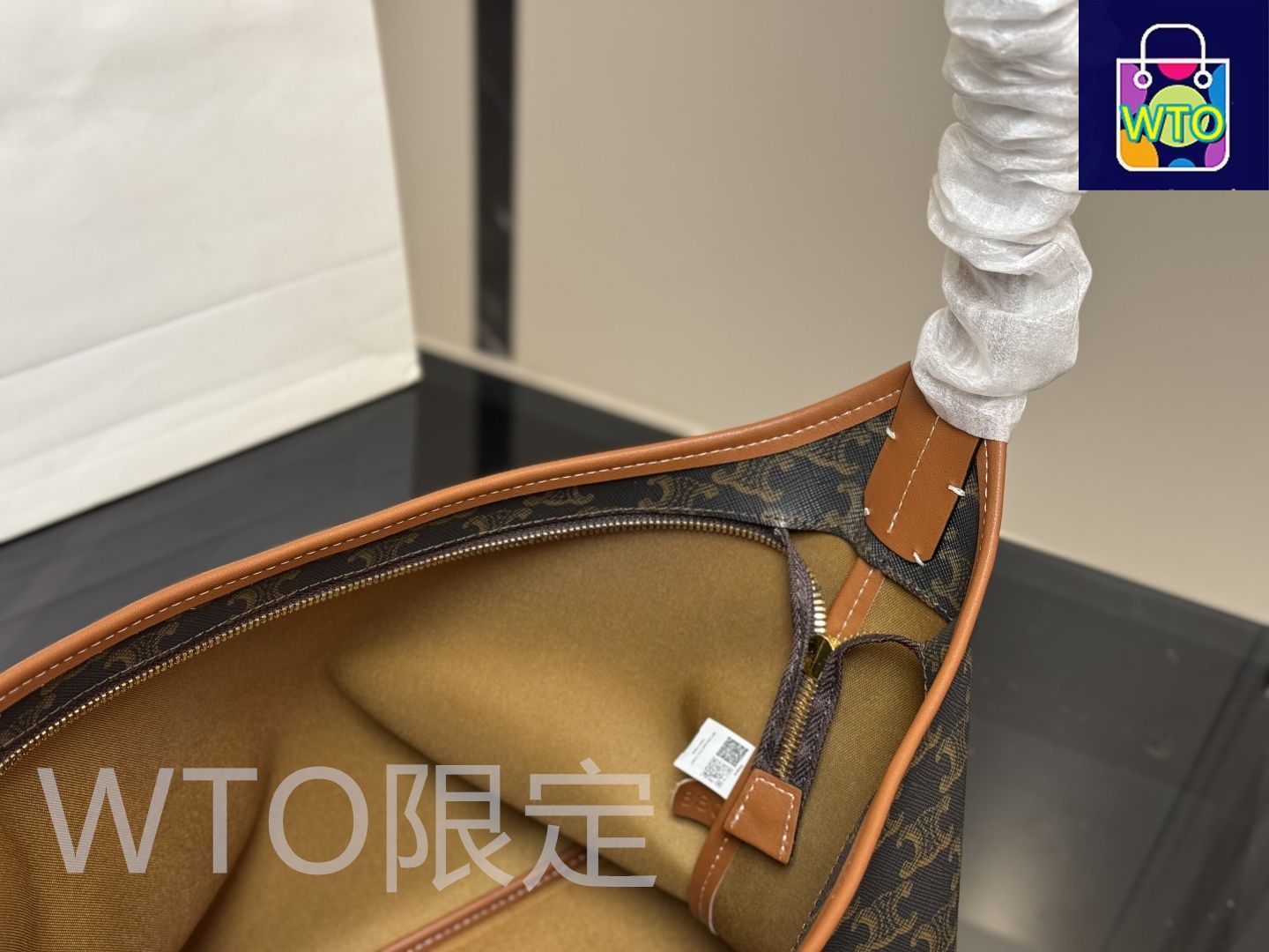 【大人気】CELINE レディース ホーボー バッグ Celine] ホーボーバッグ トリオンフデザイン | セリーヌ