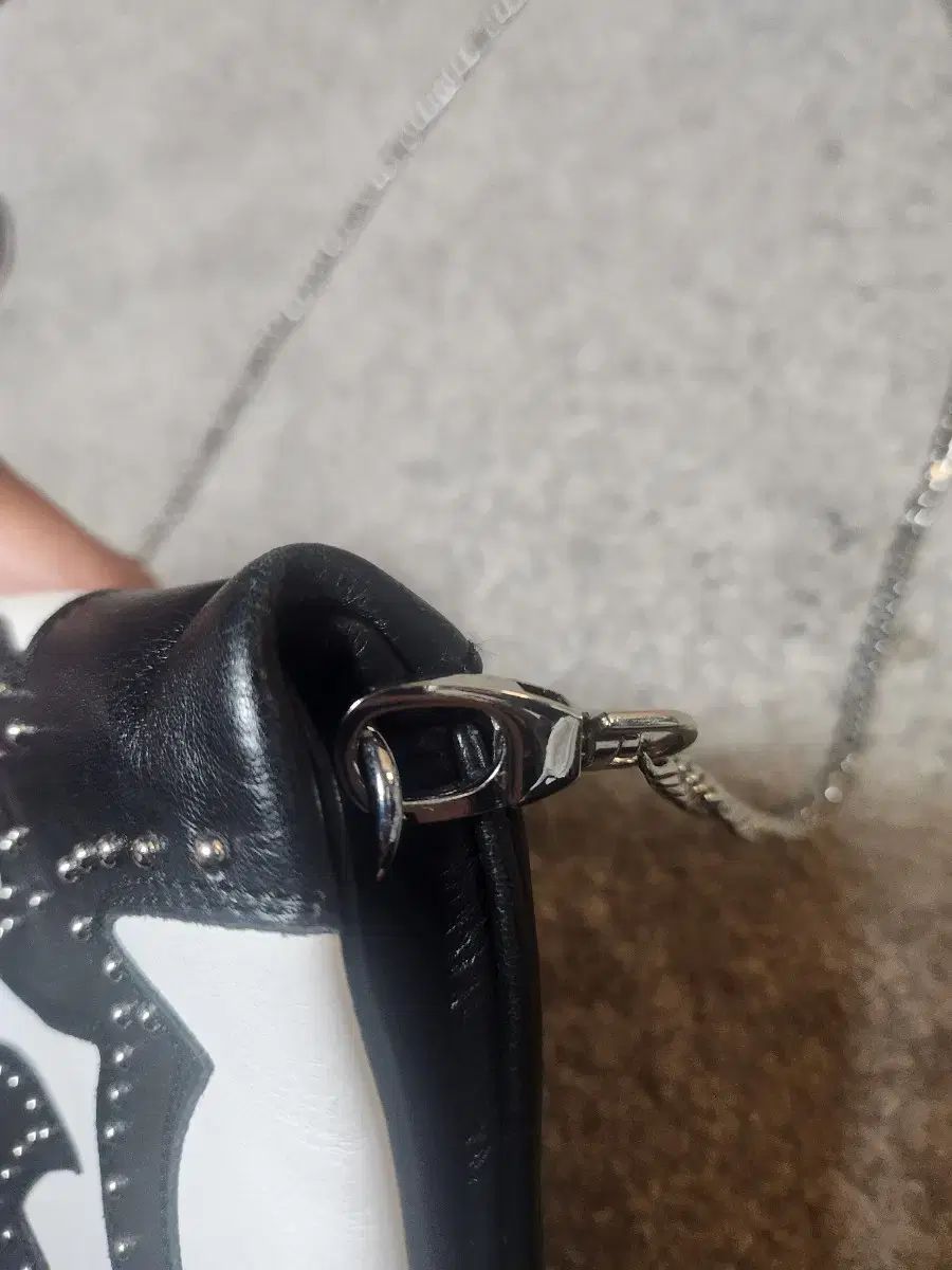 ブラック|ホワイト クラッチ