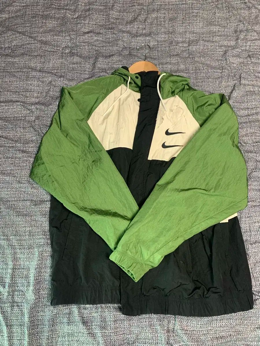 Nike(ナイキ） ウインドブレーカー