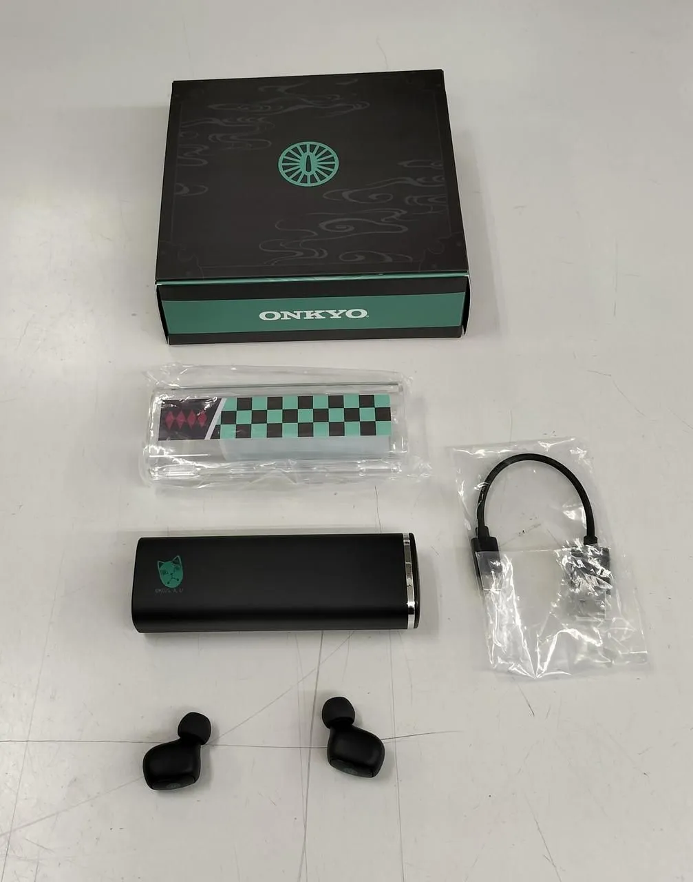 ONKYO 完全ワイヤレスイヤホン『鬼滅の刃』コラボ 竈門炭治郎　イヤフォン オンキヨー、「鬼滅の刃」コラボの完全ワイヤレスイヤホンを11