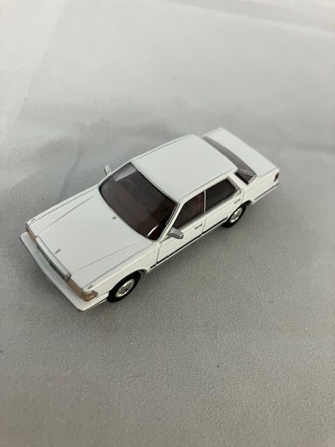 トミカリミテッドヴィンテージネオ ニッサン グロリア V30 ターボ 2台セット トミカリミテッドヴィンテージ NEO 1/64 日産 グロリア V30E