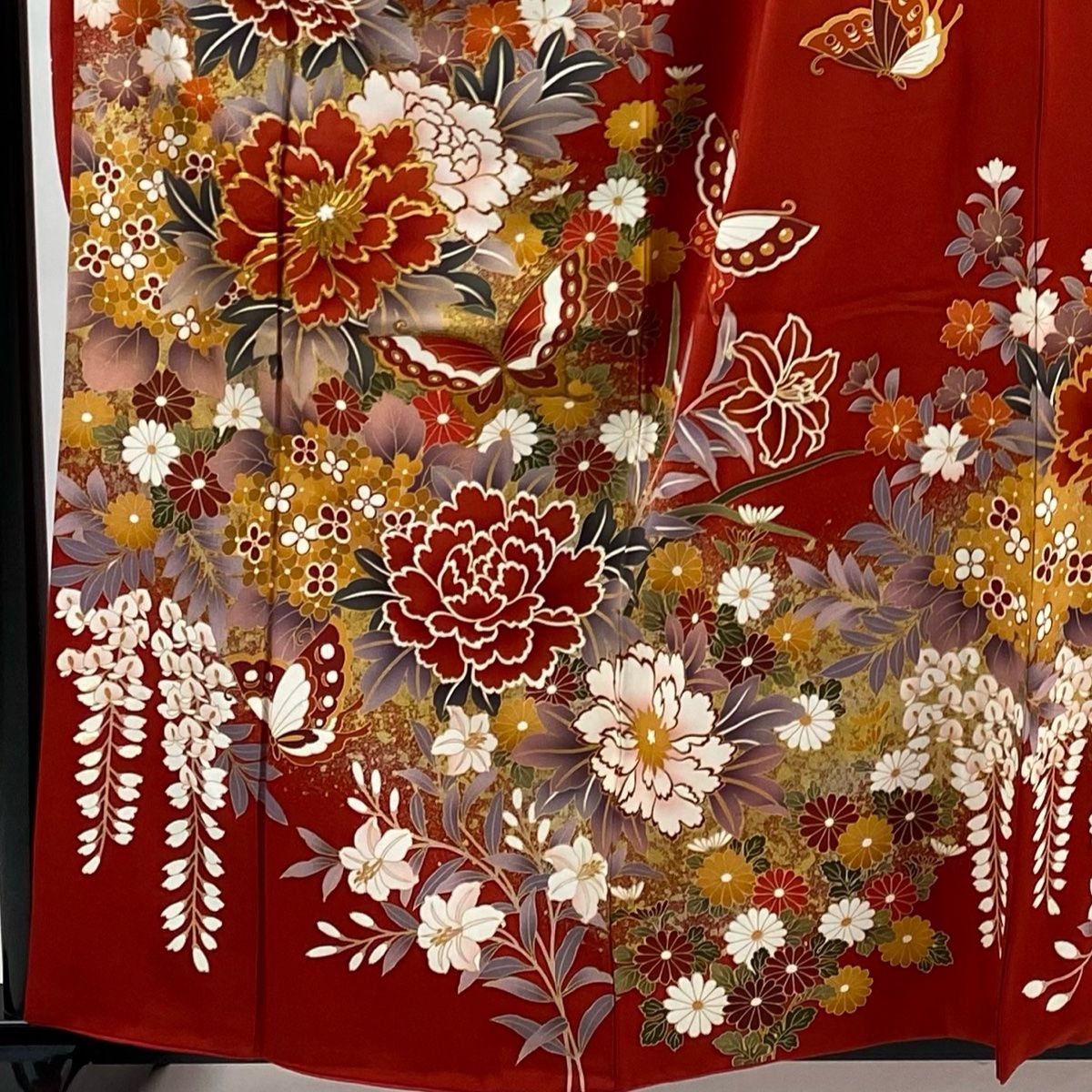 振袖 身丈161.5cm 裄丈65.5cm M 袷 牡丹 蝶 金糸 金彩 赤 正絹 美品  