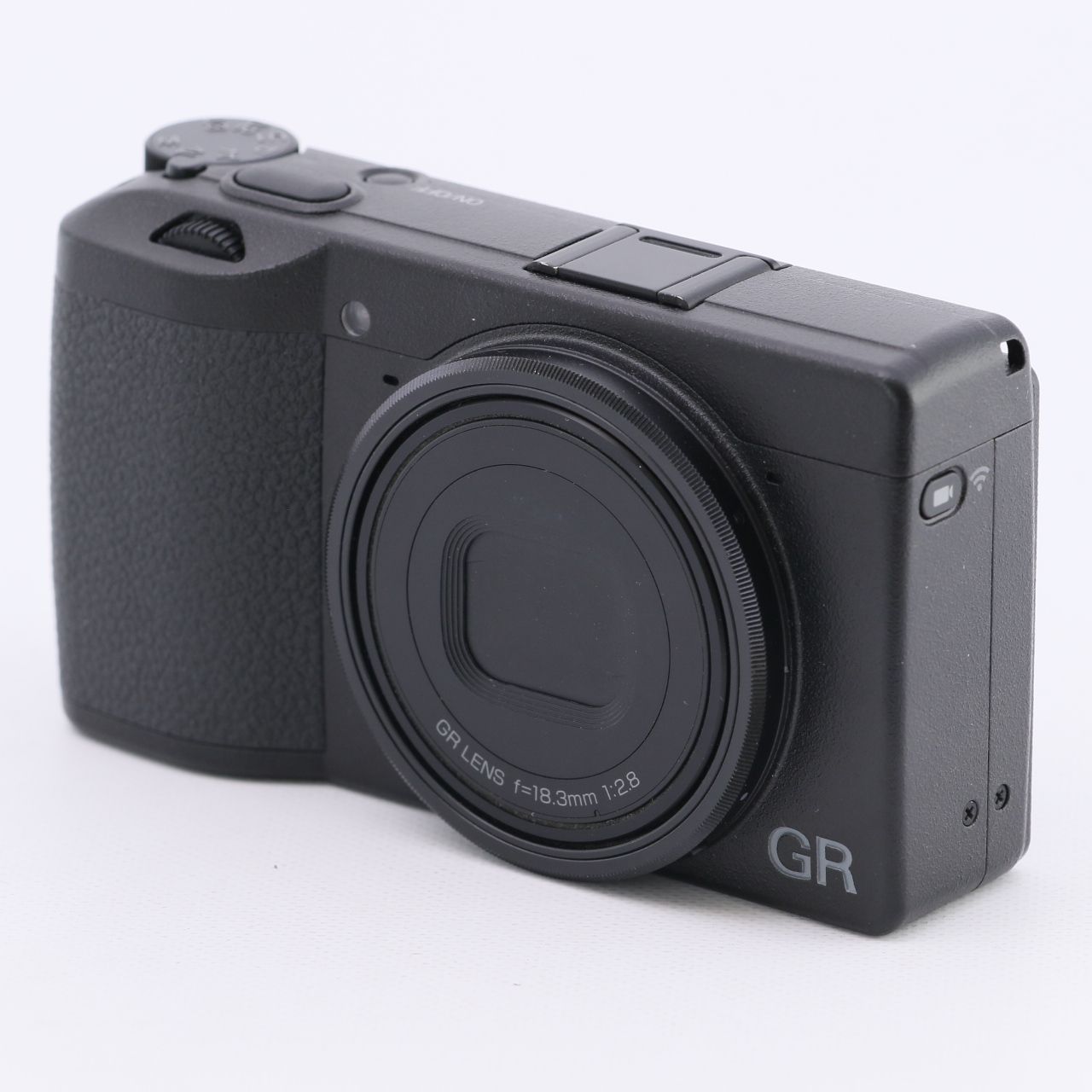 年中無休 RICOH GRストアRICOH GR III デジタルカメラ 焦点距離 28mm APS-Cサイズ大型CMOSセンサー搭載 約0.8秒  高速起動 高速AF GR3 GRIII