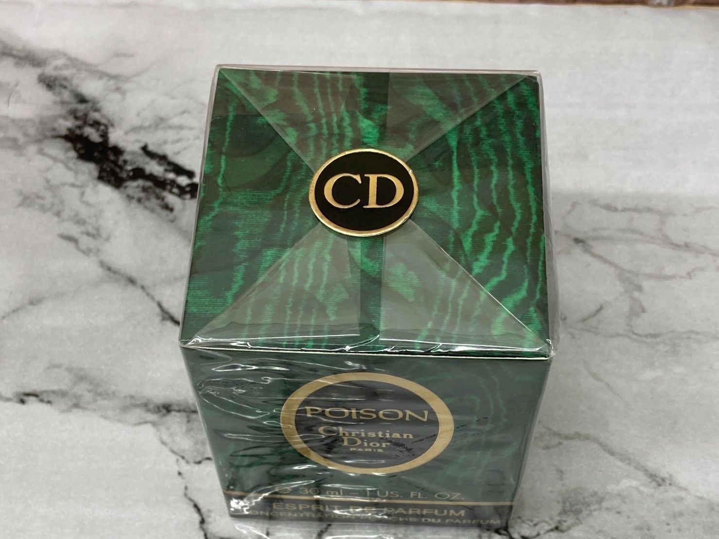 Christian Dior POISON オードトワレ 30ml 箱付き 廃盤 Christian Dior POISON オードトワレ 30ml 箱付き 廃盤 - メルカリ