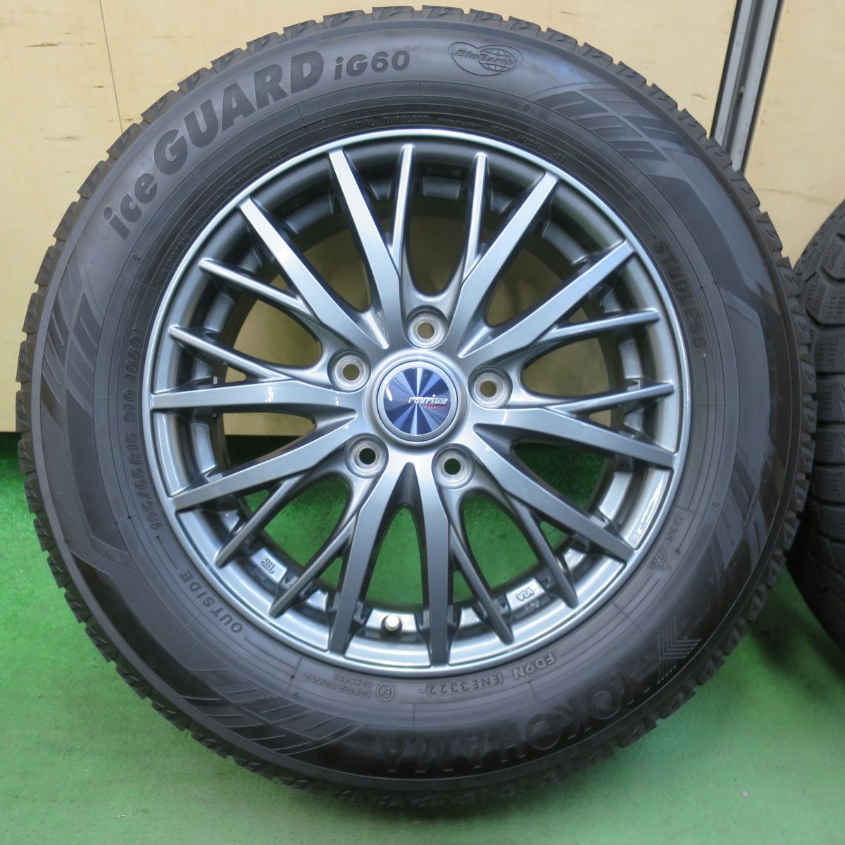 バリ溝 22年 キレイ 8.5分 スタッドレス 195 65R15 ヨコハマ アイスガード iG60 ravrion RM01 ラブリオン 15インチ PCD114.3 5H 5100605イス