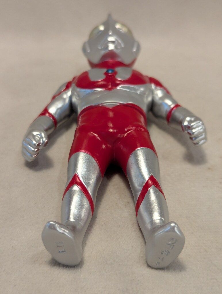 MAXTOY ミニソフビ怪獣倉庫シリーズ ウルトラマン シルバー塗装/金目