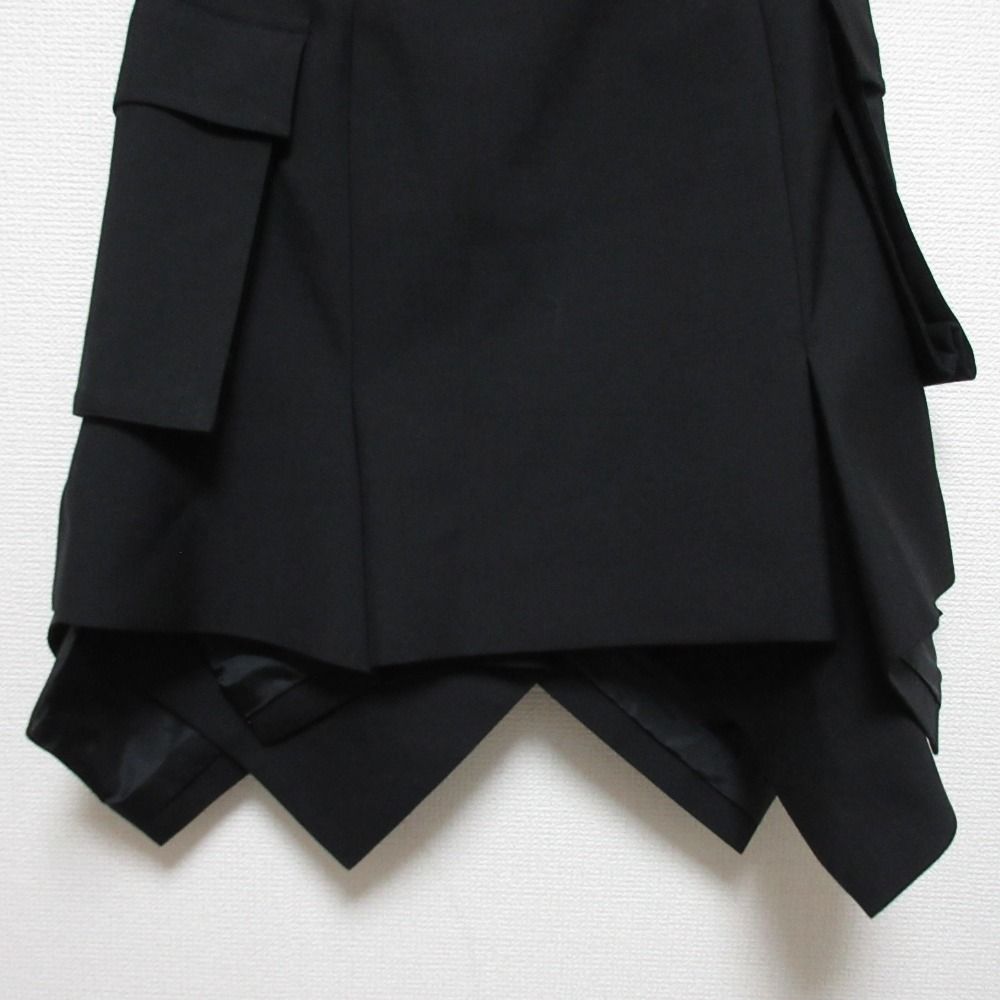 【sacai】シルク混サテン カーゴポケット付き ミニスカート sacai】シルク混サテン カーゴポケット付き ミニスカート (sacai