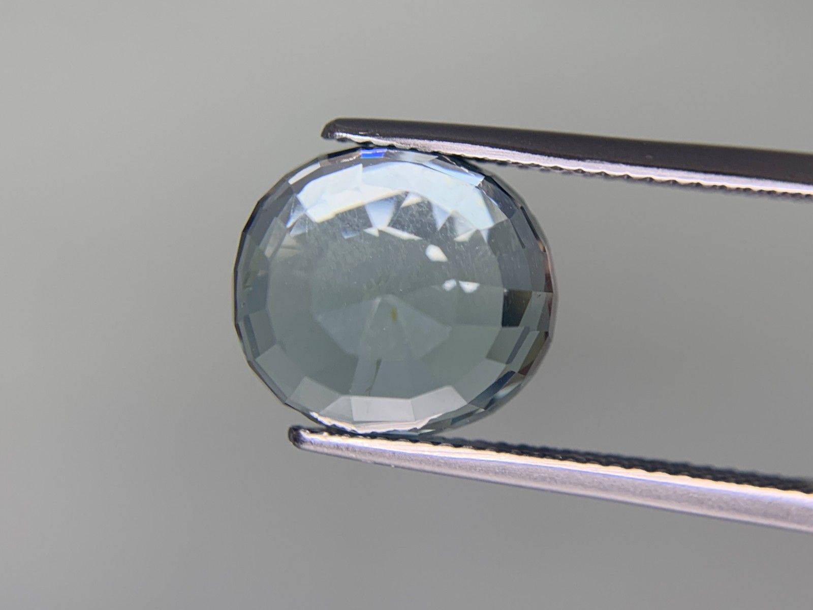 8.481ct 縦12.84㎜×横11.59㎜×高さ8.11㎜
