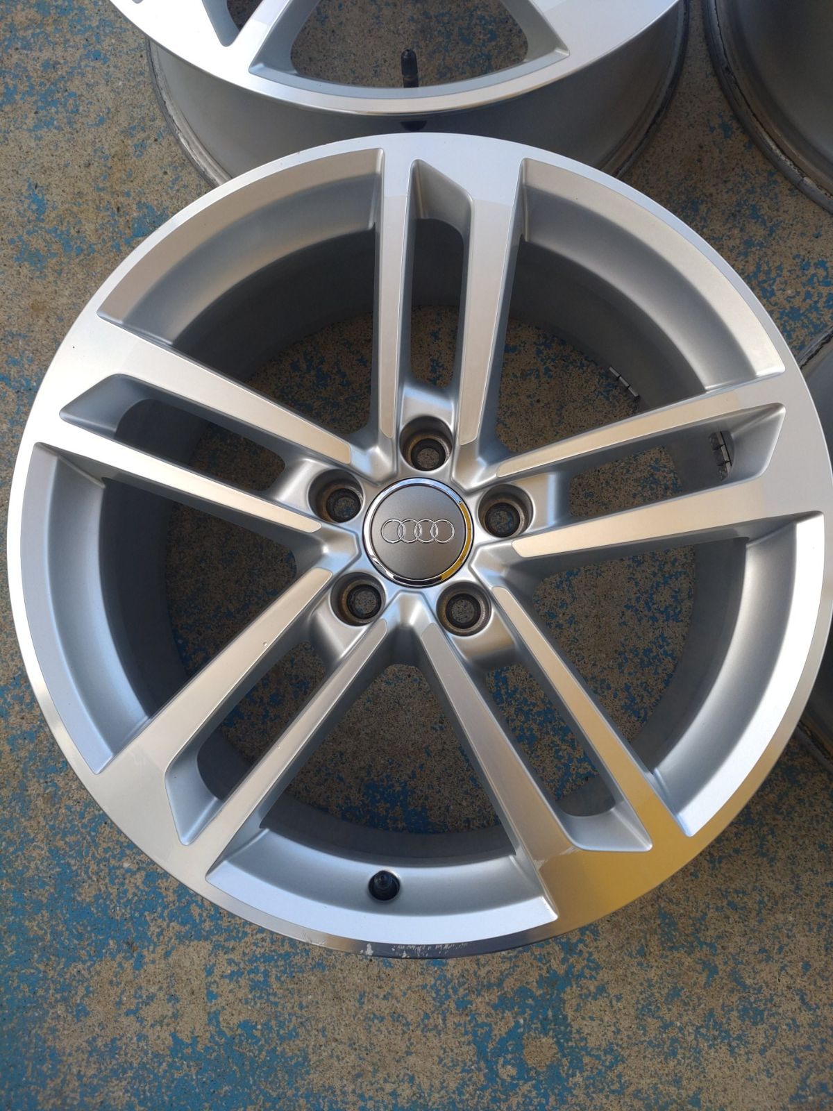 AUDI アウディ 8S TTS 純正 アルミホイール 18インチ 18×8.5J 50 PCD 112-5H 4本セット