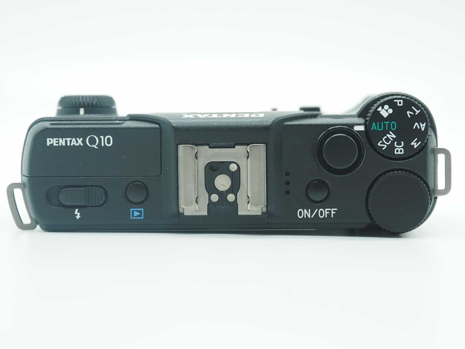 PENTAX Q10 12.4MP ブラック + 02 5-15mm レンズキット [美品] ストラップ 8GB SDカード バッテリー 充電器 デジタルカメラ PENTAX Q10  : Pentax Q10 12.4MP with 02