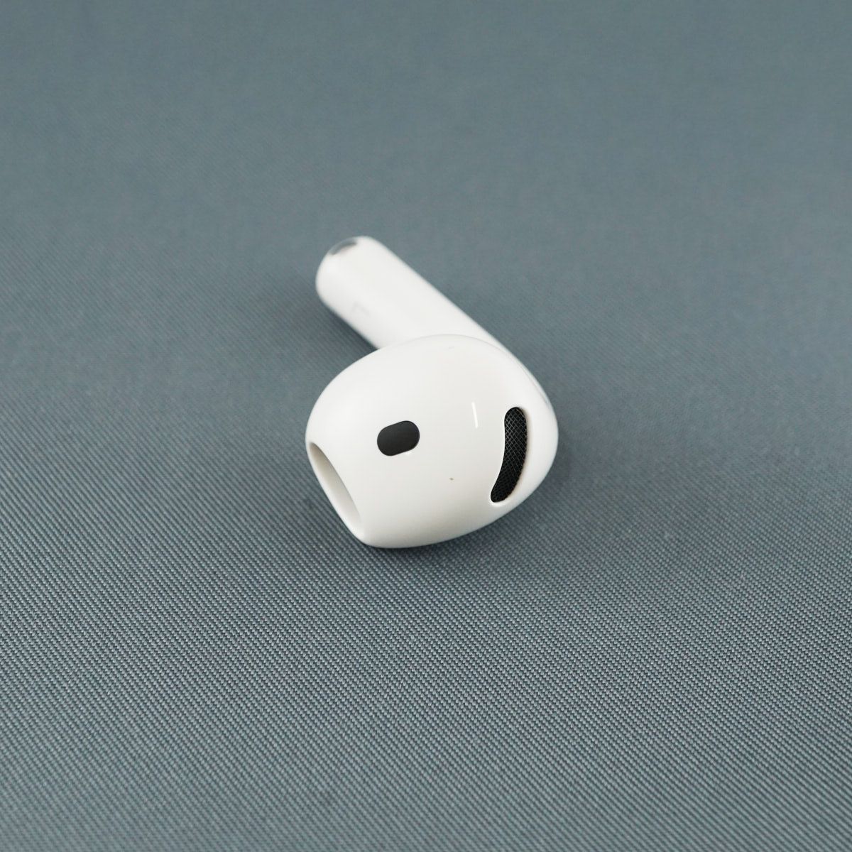 【美品】Apple AirPods4 ※片耳(左) Apple AirPods 4 左イヤホンのみ USED美品 ノイズキャンセリング