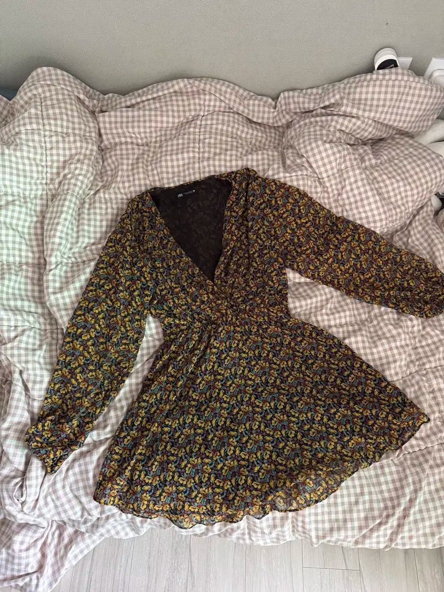 Zara yellow flower dress 黄色 フラワー ワンピース