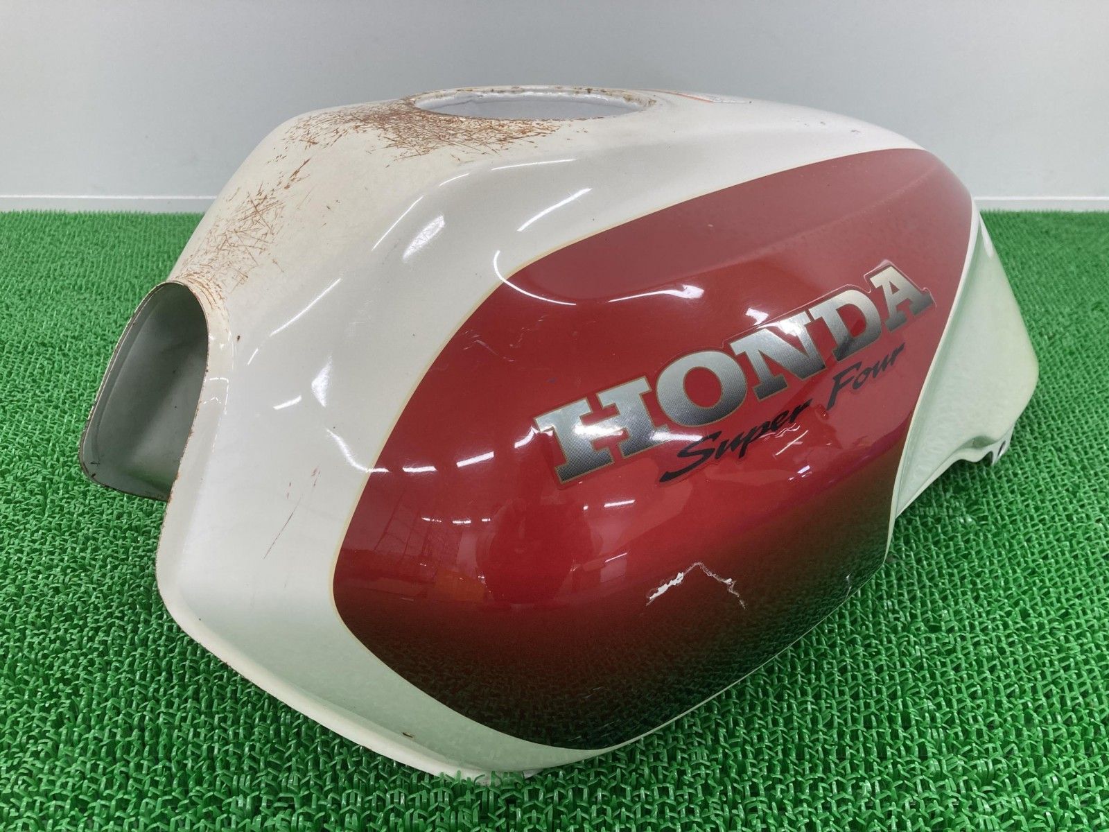 CB1300SF タンク 白/赤 MAZ ホンダ 純正 中古 バイク 部品 SC40