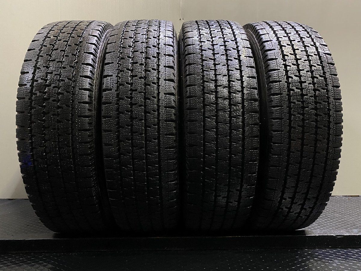 TOYO DELVEX 935 195 80R15 107 105N LT 15インチ スタッドレス 4本 バリ溝 ハイエース キャラバン等 KTN539