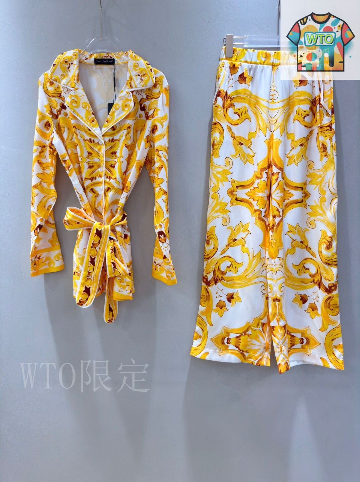 Dolce&Gabbana ハート柄 イエロー シルク パジャマパンツ 今日特価】Dolce&Gabbana Yellow Porcelain Print Pajama Set