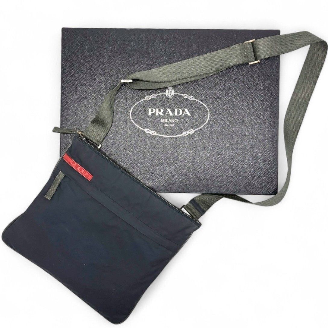 テック映え軽やか PRADA プラダスポーツ ショルダーバッグ