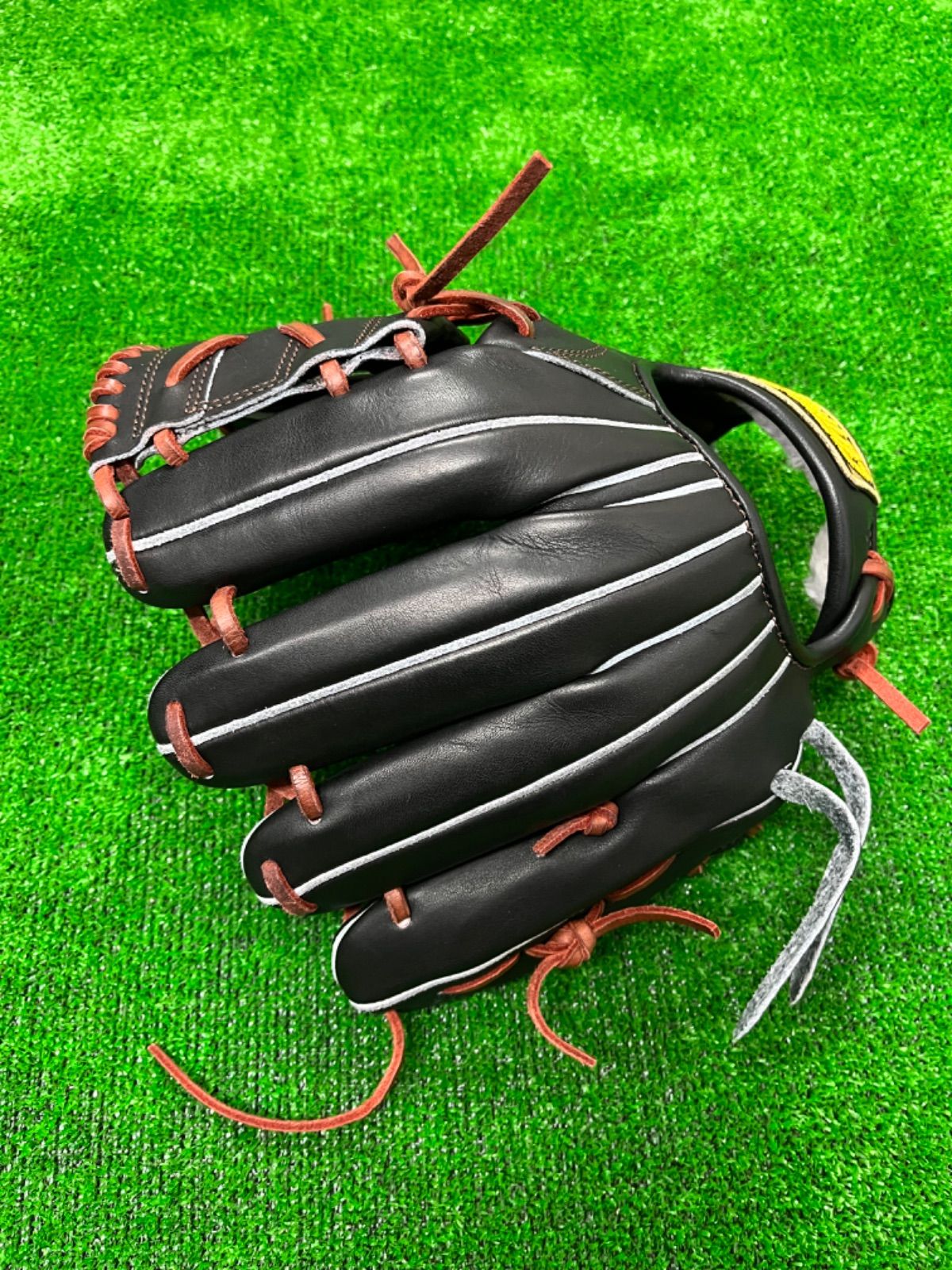 クランプスclamps 軟式硬式兼用グローブ 内野用（中） - メルカリ