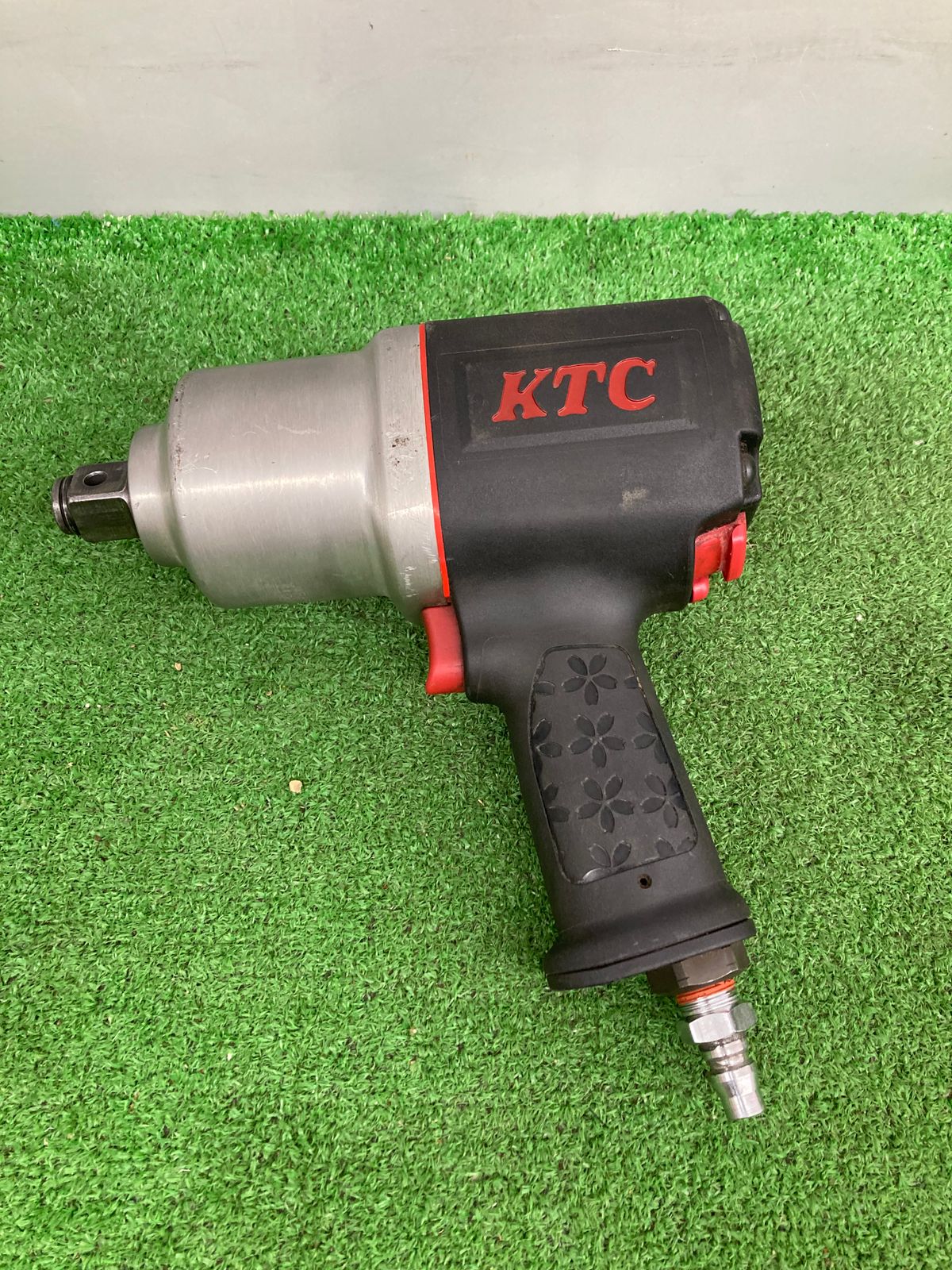 中古品】【0921】☆KTC(ケーティシー) 19.0sq.インパクトレンチ