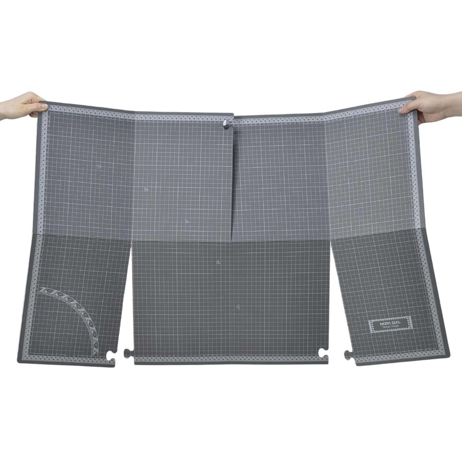 髙儀 Takagi 折りたたみ式 カッターマット A1 ダークグレー 600×900mm カッティングマット カッティングシート デスクマット パズル構造 ジョイント リバーシブル 両面仕様 折りたたんで使用 TPE製 継ぎ目 フラット 切断 描画 工作