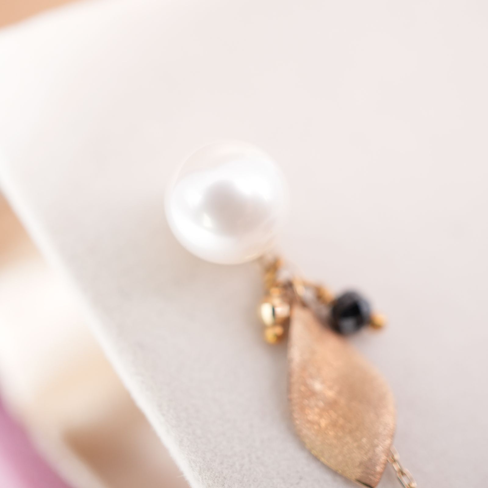 アガット 2015 限定 ピアスセットK10 パール リーフ/24-1101 - メルカリ 