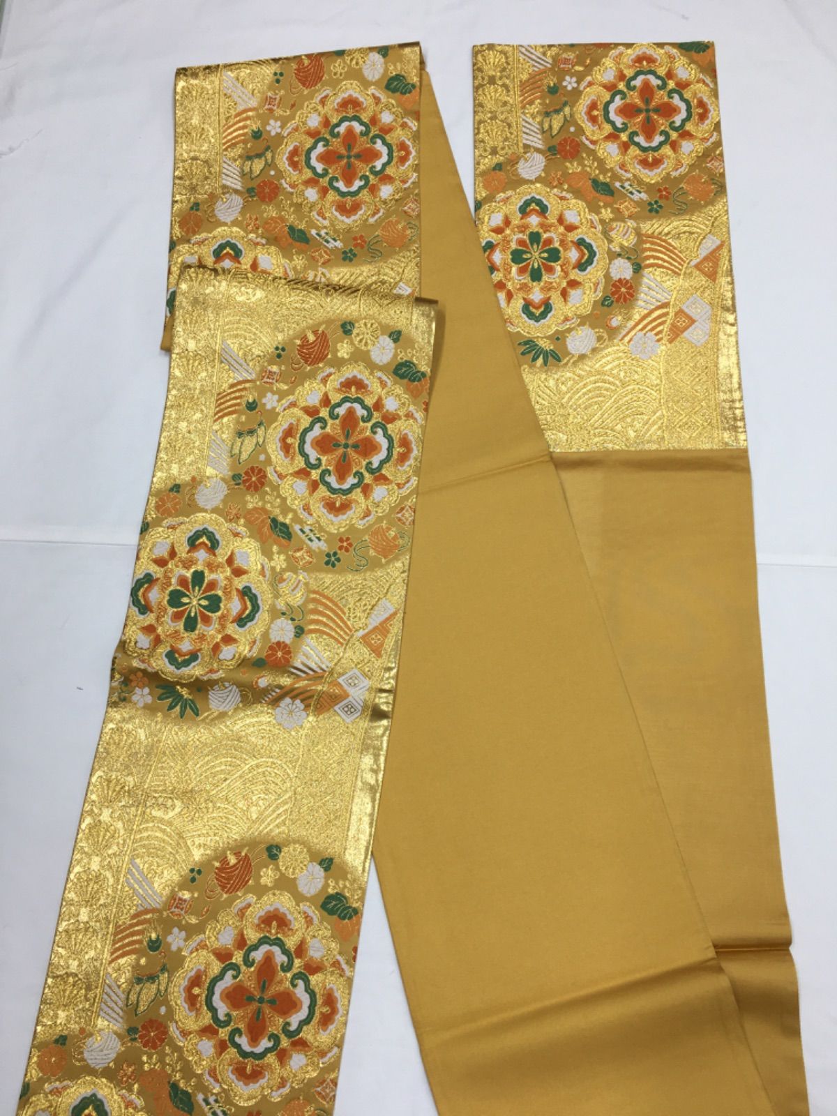 袋帯 美品 秀品 落款 菊 牡丹 箔 刺繍 金色 六通 正絹 【中古