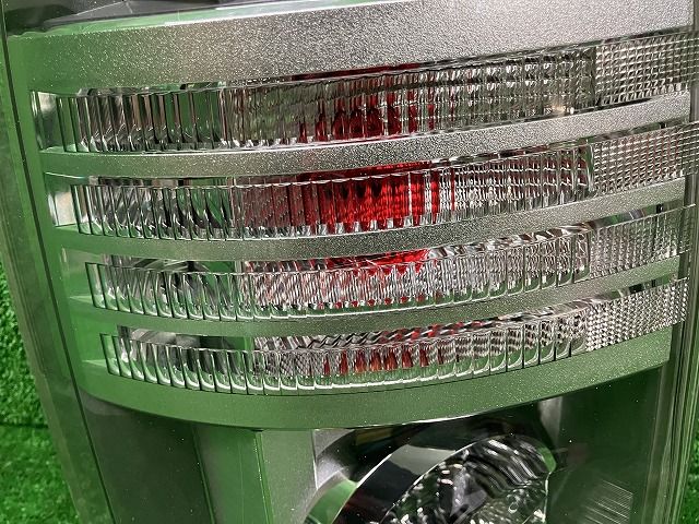 LED球切れ無し トヨタ ZRR70/75 ヴォクシー 前期 左テールレンズ 28