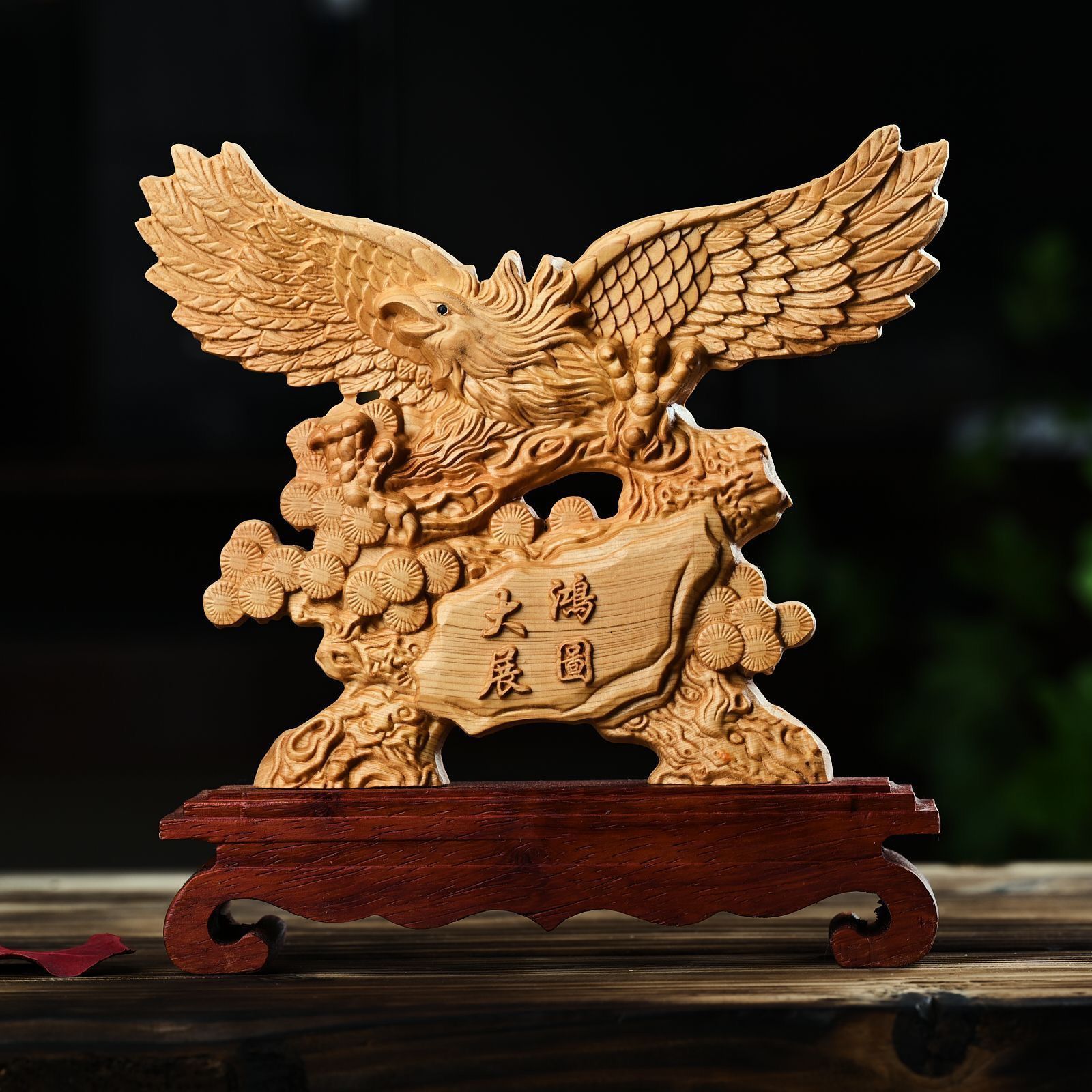 鷹木彫り 木彫りの鷹の置き物