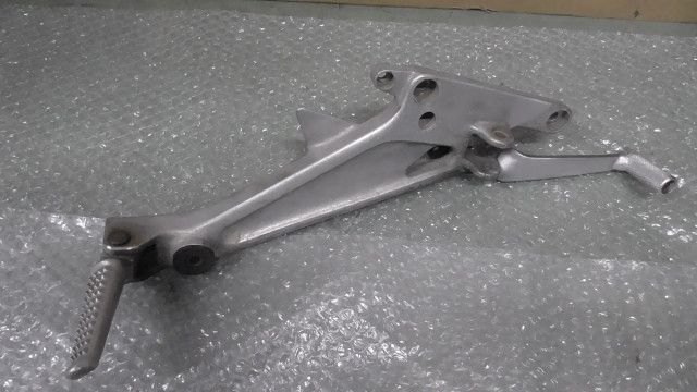 CB400 SUPER FOUR NC31-1030xxx の ステップ 右 傷:#1757637912