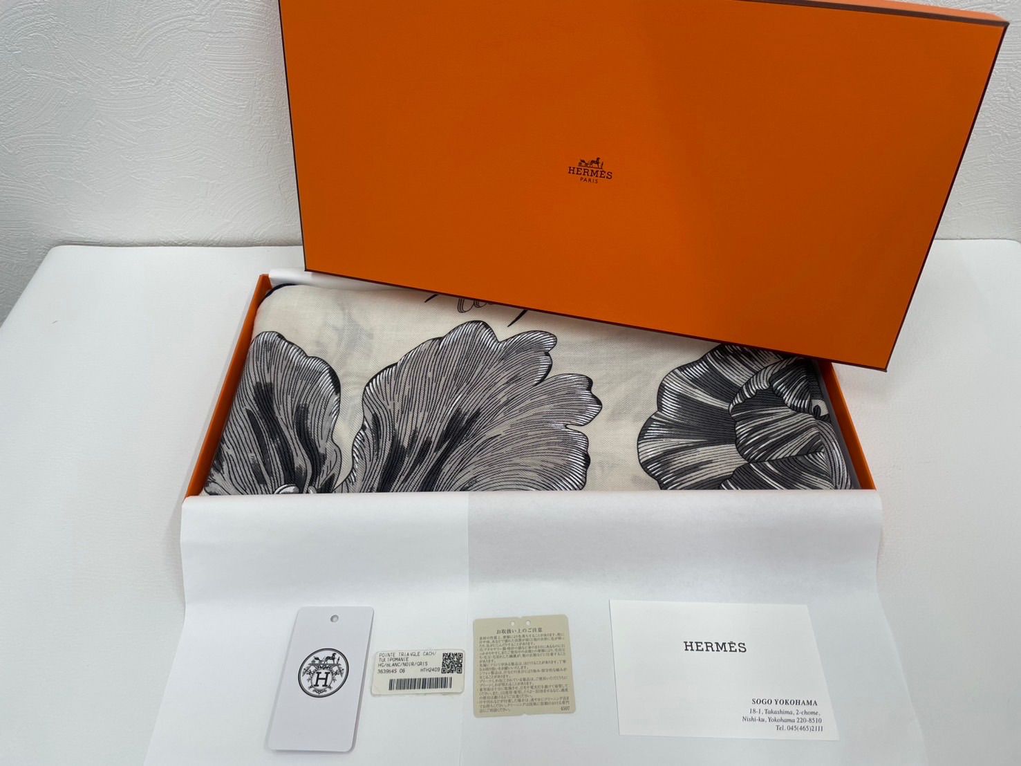 エルメス HERMES トライアングルジェアン チューリップマニア 付属品あり スカーフ レディース カシミア