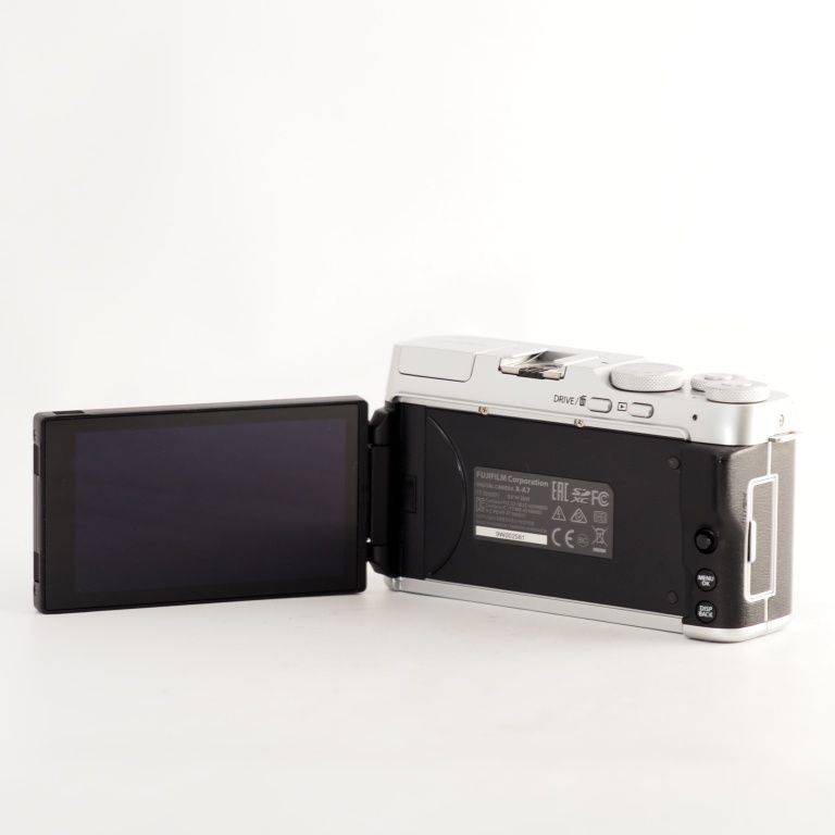 富士フイルム FUJIFILM X-A7 シルバー ボディ 富士フイルム、バリ