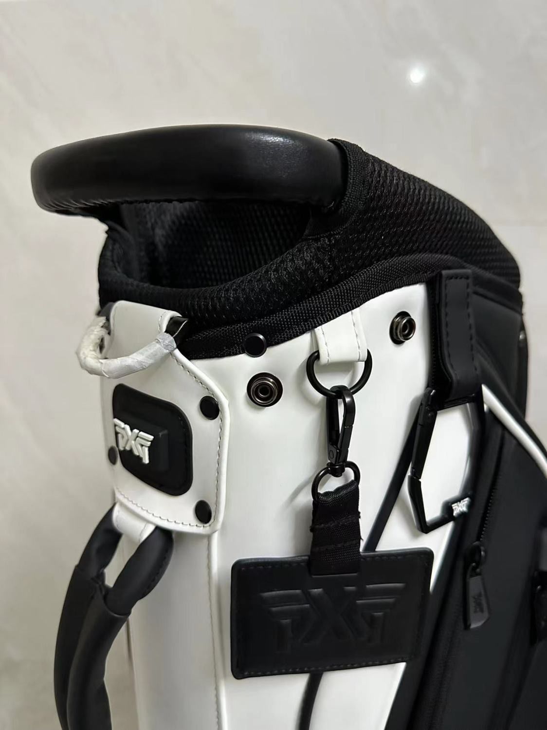 PXG キャディバッグ ホワイト・ブラックゴルフバッグ キャスター付き PXG キャディバッグ ゴルフバッグ クラブケース キャスター型 男女兼用
