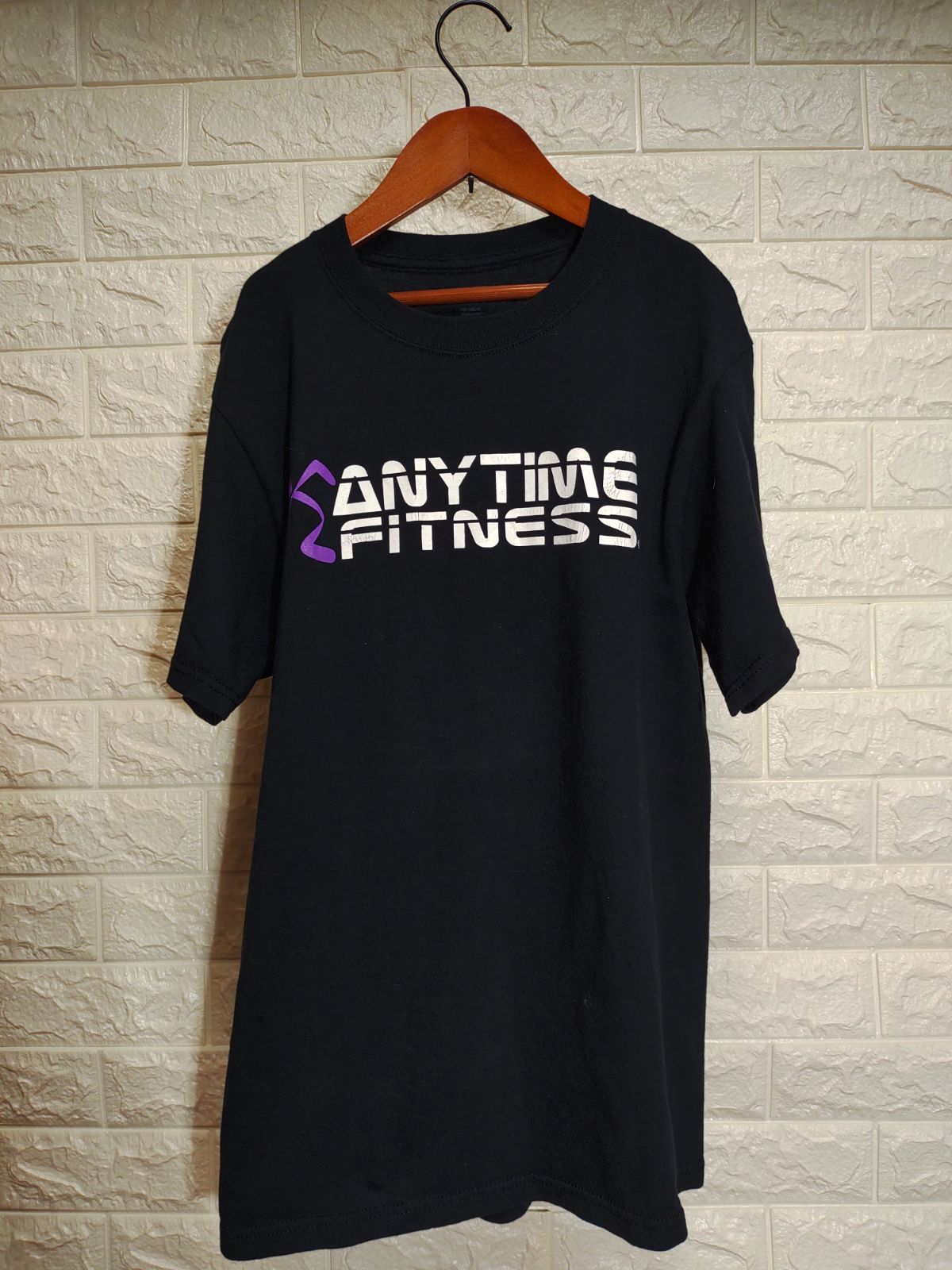 ○ANYTIME FITNESS エニタイムフィットネス S 黒 Tシャツ 古着